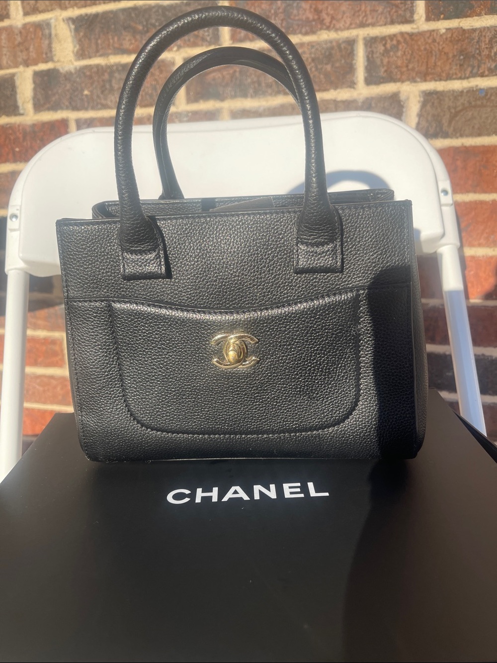 CHANEL Small Neo Executive Tote